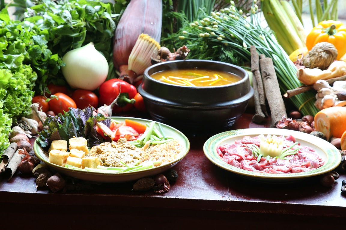 Lẩu riêu cua bắp bò — crab hot pot